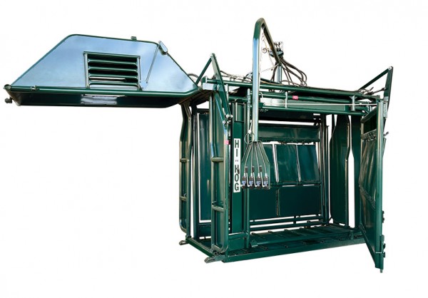 The squeeze can be operated from either side and provides three possible exits; forward, left or right. Thick steel panels and heavy-duty construction of the Hi-Hog Hydraulic Bison Squeeze Chute.