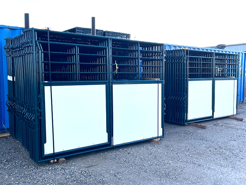 Ship and Store upright to avoid deflection of the puckboard. Horse Stalls ready for shipping