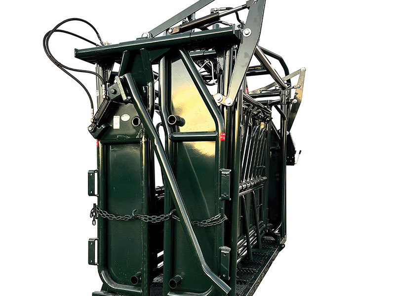 Hi Hog Head 1561 Sweep Hydraulic Cattle Squeeze Chute Option